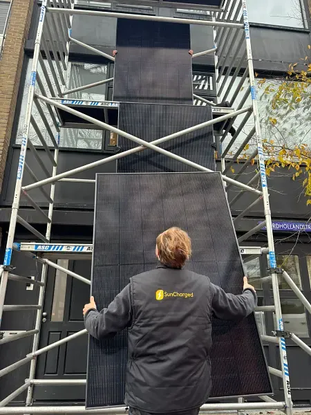 Compleet PV-systeem met 15 panelen + 10 kWh Anker thuisbatterij
